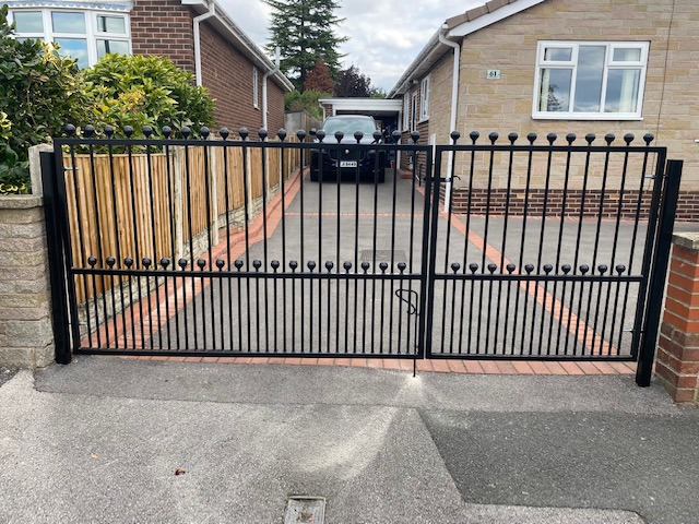 Why Choose Metal Gates and Railings?